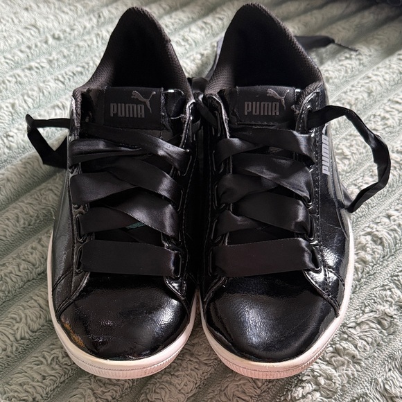 Puma Glossy Black Sneakers with Satin Laces Women’s Size 7 - Picture 5 of 8